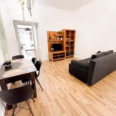 Charming Apartments In The Heart Of Lviv - Valova, Nasypna Str Buitenkant foto