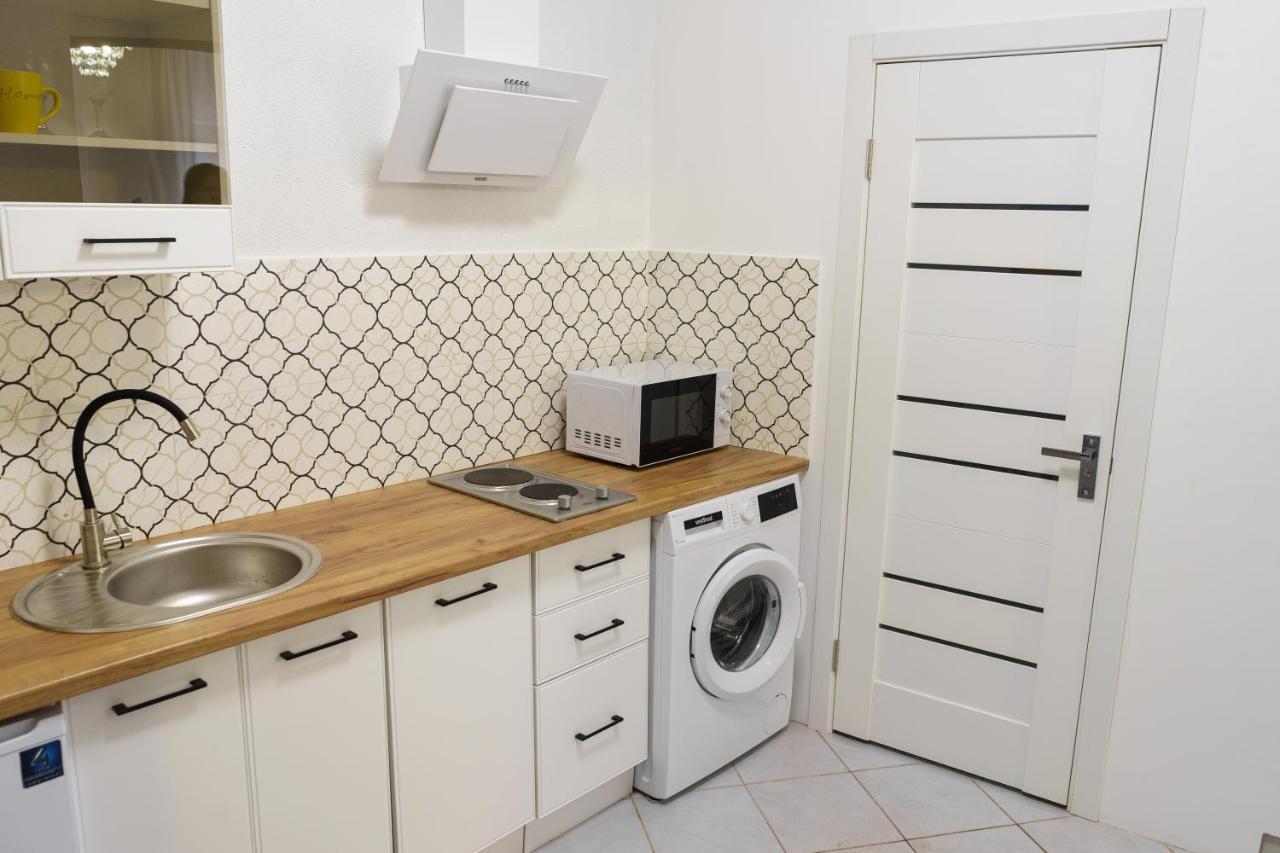 Charming Apartments In The Heart Of Lviv - Valova, Nasypna Str Buitenkant foto