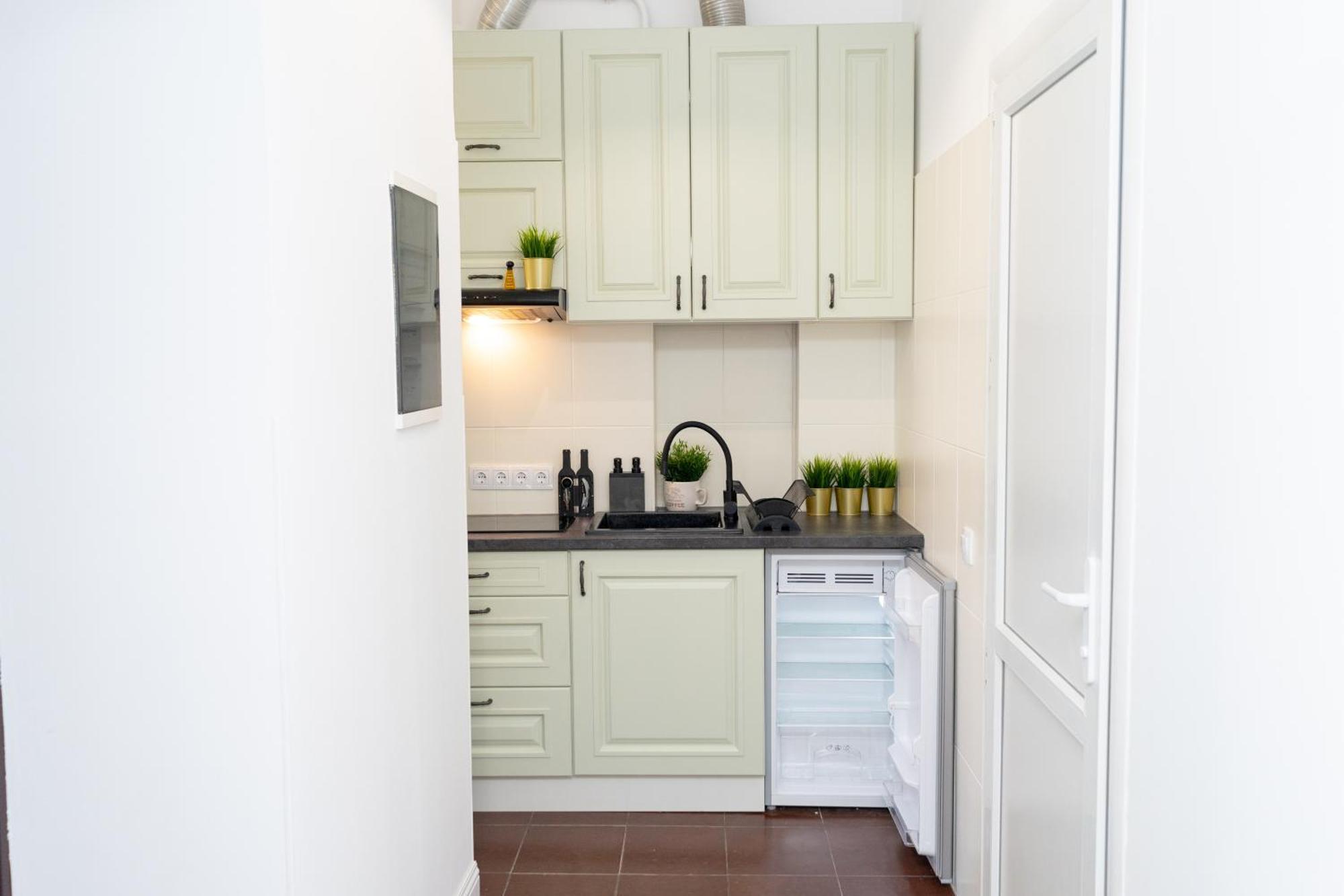 Charming Apartments In The Heart Of Lviv - Valova, Nasypna Str Buitenkant foto